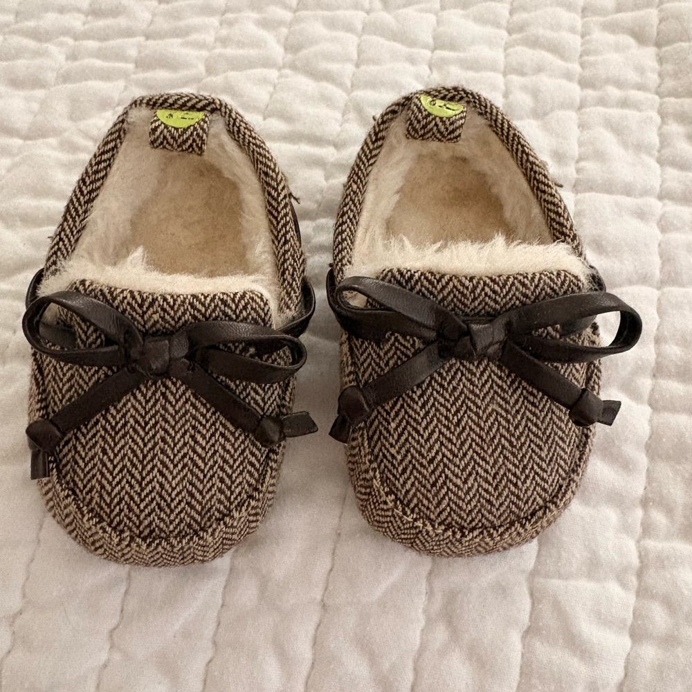 Chic Herringbone Baby Walker Shoes with Bow
